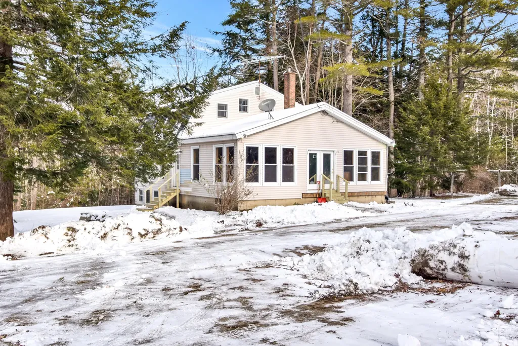 100 Stage Road Pittston ME 04345