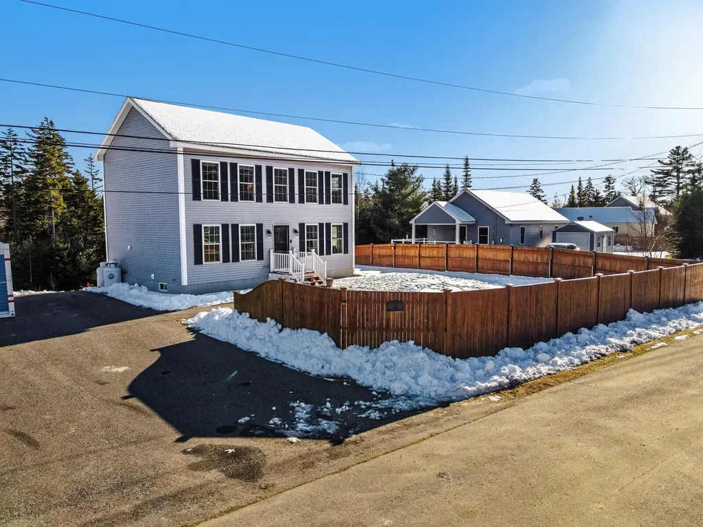 13 Benaquist Way Harpswell ME 04079