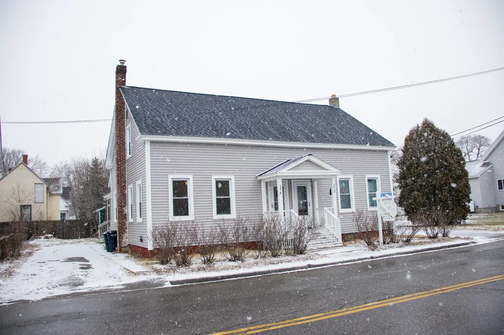 172 Hill Street Biddeford ME 04005