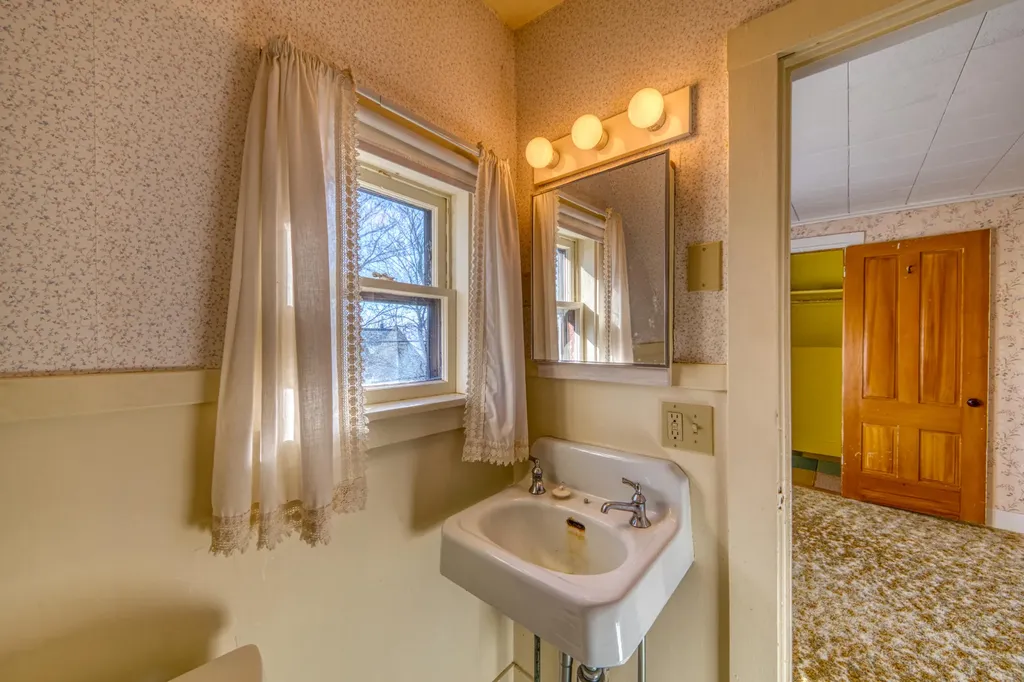 8 Spruce Street Rockland ME 04841
