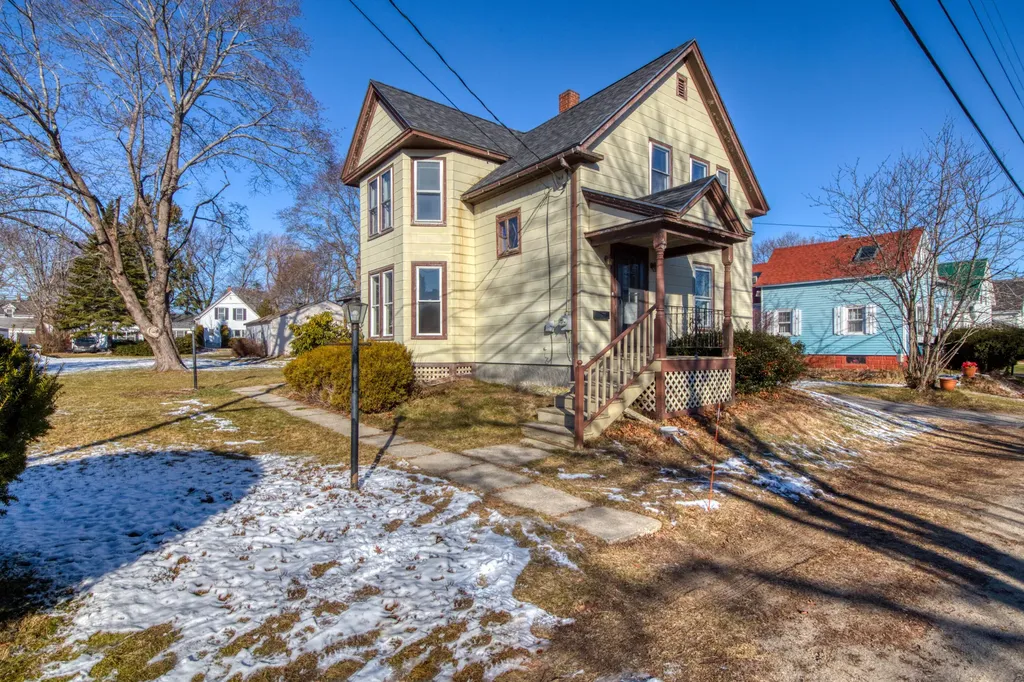 8 Spruce Street Rockland ME 04841