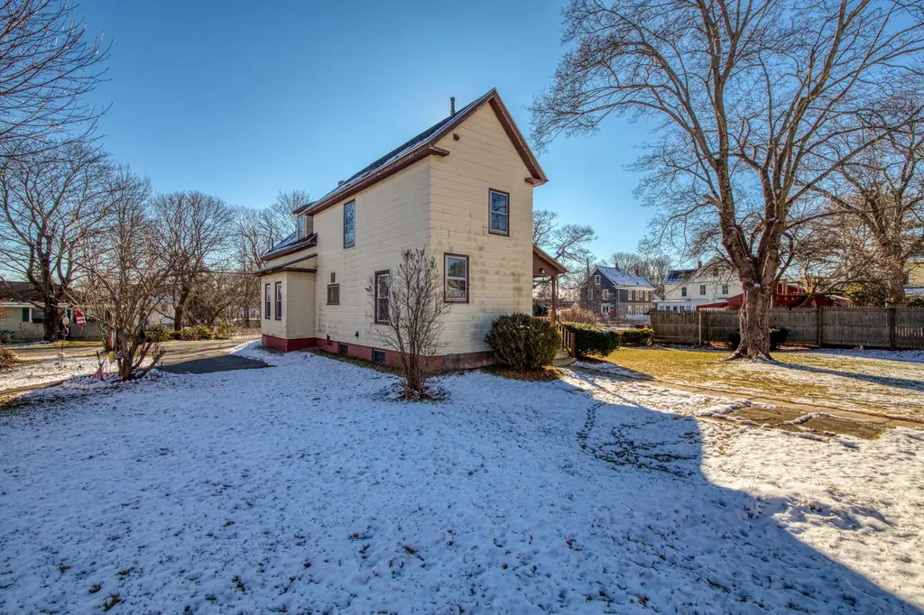 8 Spruce Street Rockland ME 04841