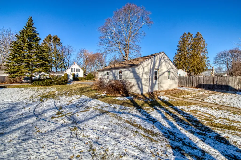 8 Spruce Street Rockland ME 04841