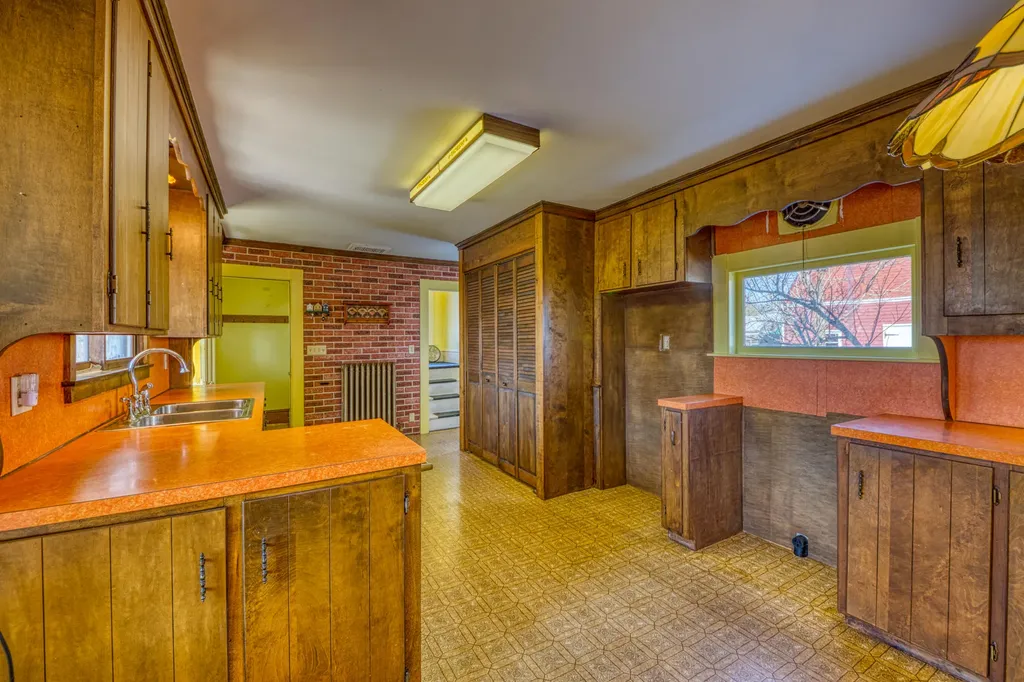 8 Spruce Street Rockland ME 04841