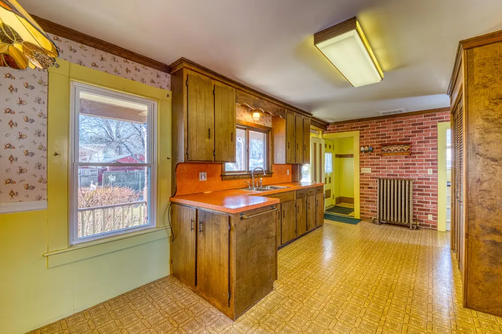 8 Spruce Street Rockland ME 04841