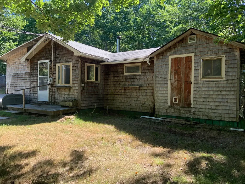 27 Higg Street Sullivan ME 04664