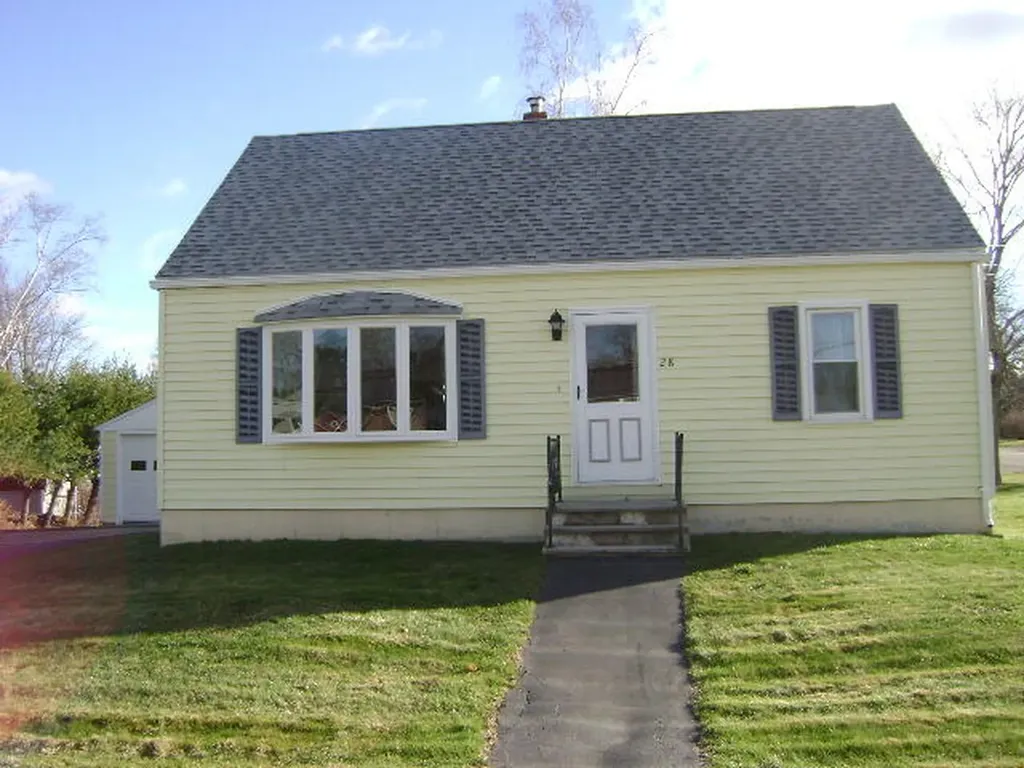 28 Sherbrook Street Augusta ME 04330
