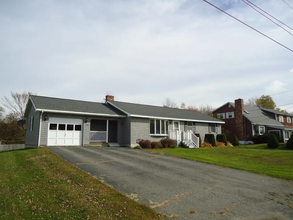 30 Greenwood Drive Brewer ME 04412