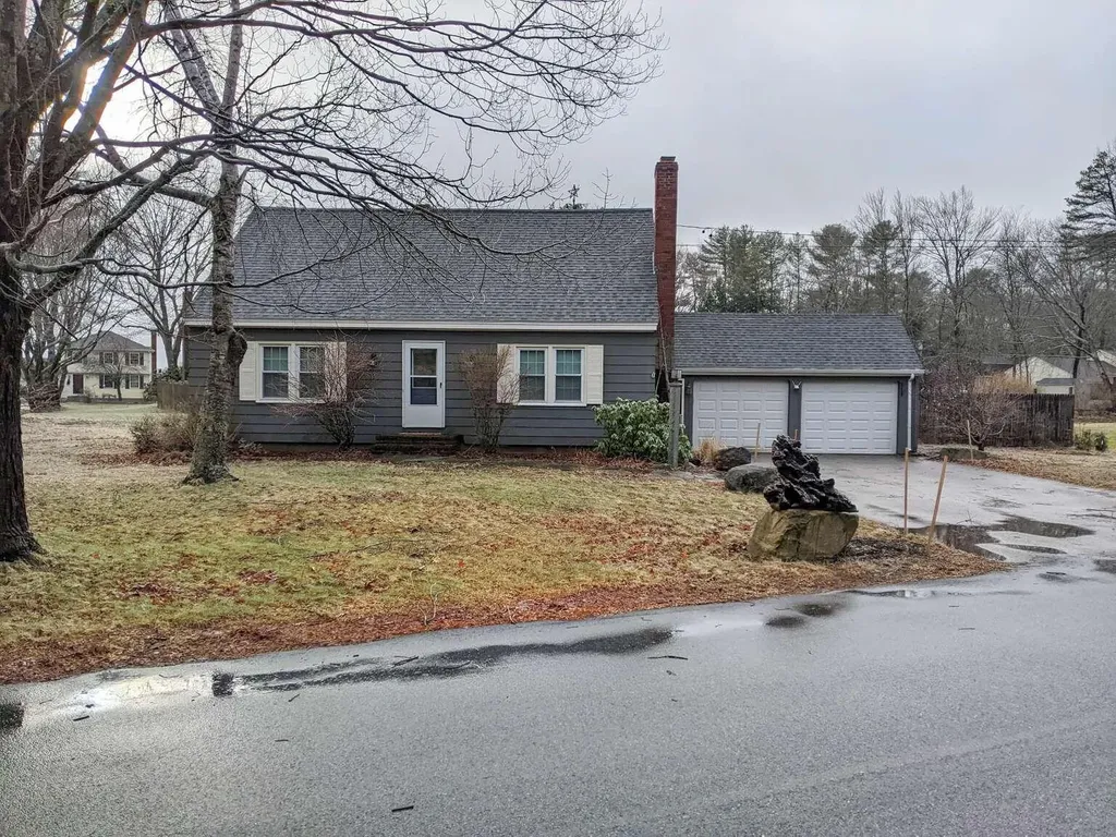 12 Maple Street Cumberland ME 04021