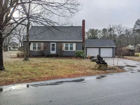 12 Maple Street Cumberland ME 04021