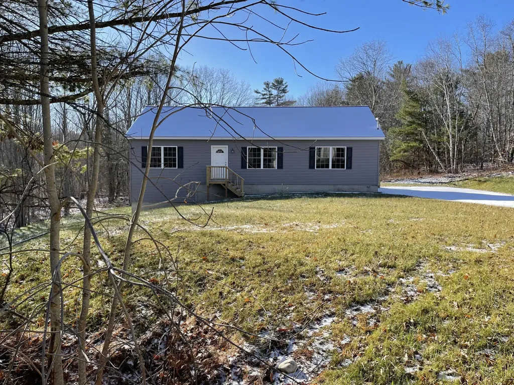17 Village Valley Road Nobleboro ME 04555