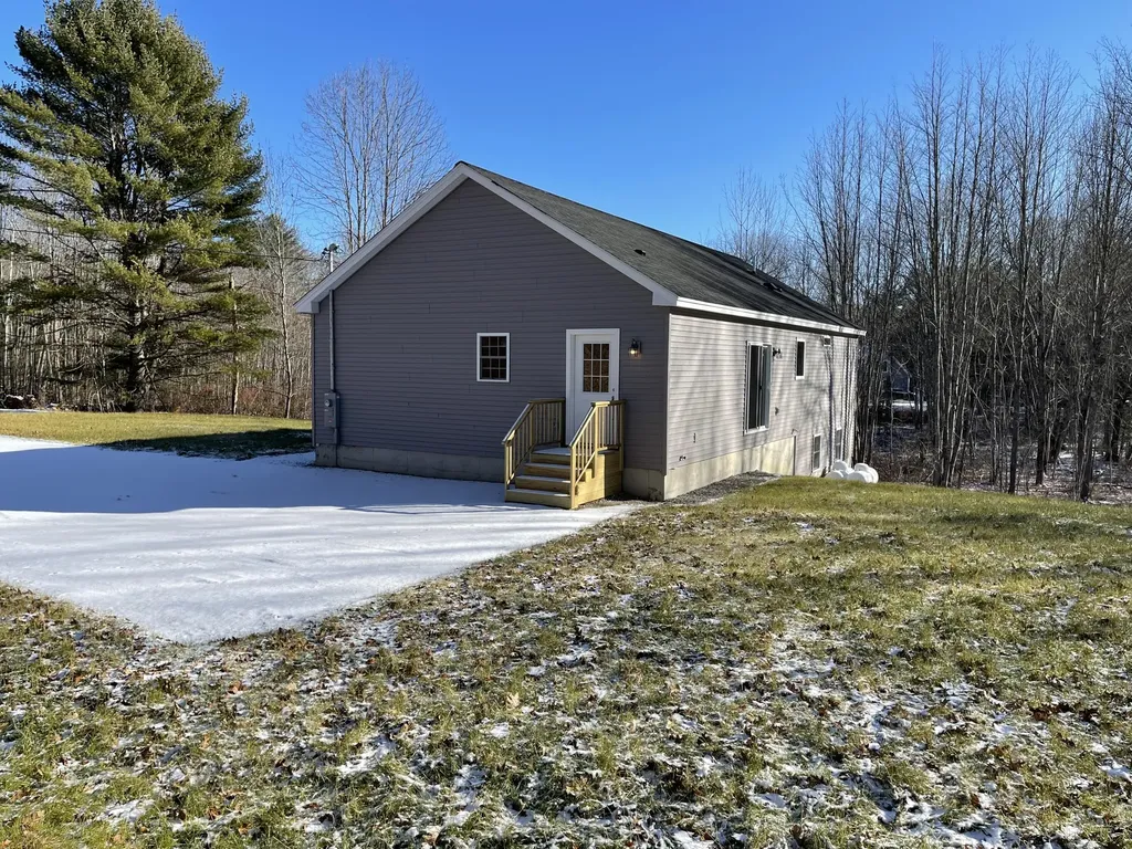17 Village Valley Road Nobleboro ME 04555