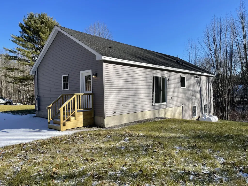 17 Village Valley Road Nobleboro ME 04555