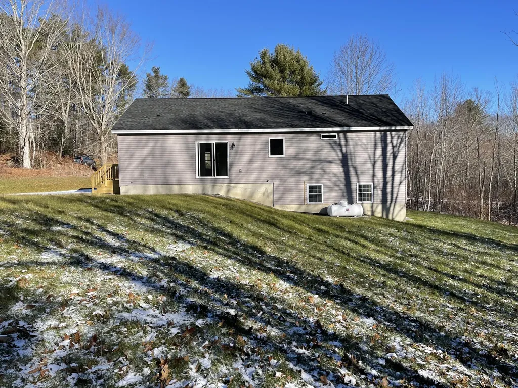 17 Village Valley Road Nobleboro ME 04555
