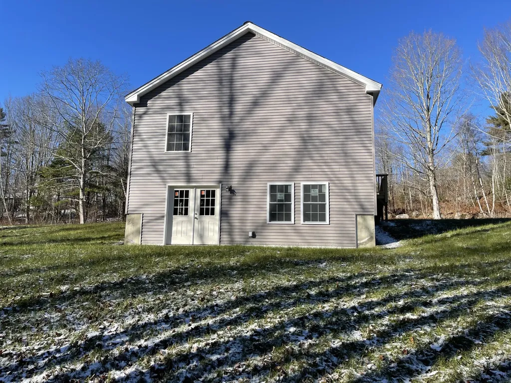 17 Village Valley Road Nobleboro ME 04555