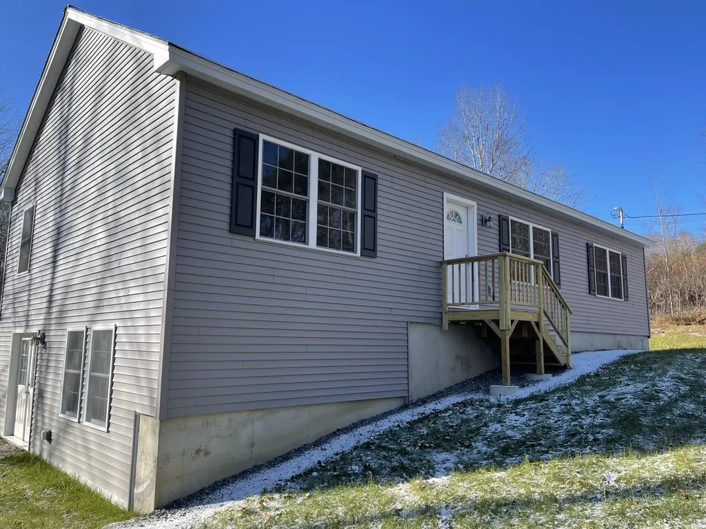 17 Village Valley Road Nobleboro ME 04555