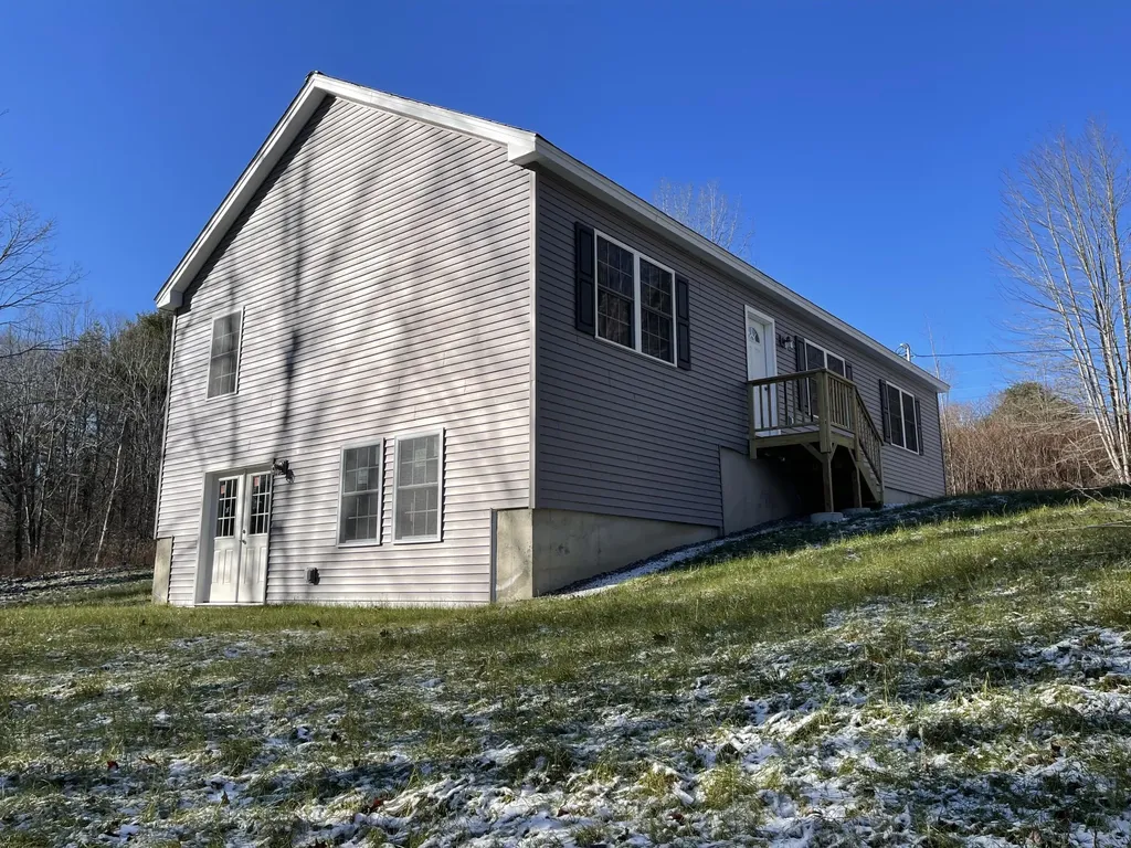 17 Village Valley Road Nobleboro ME 04555
