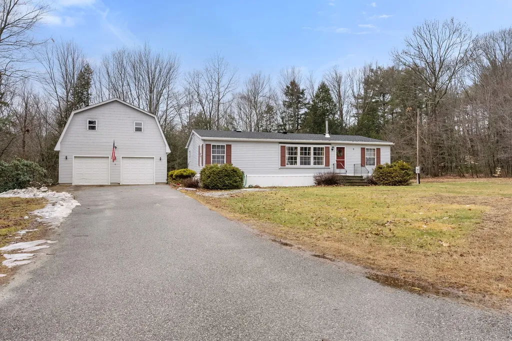16 Moody Way Turner ME 04282