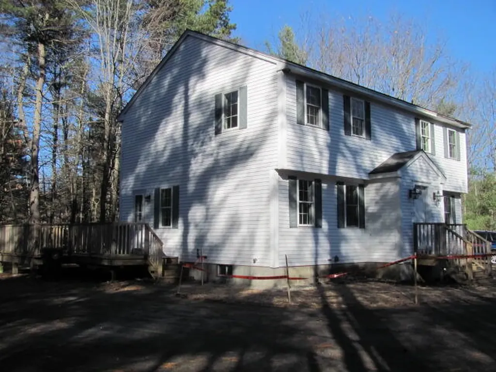 21 Lilac Lane Kennebunk ME 04043
