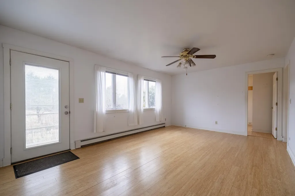 52 Branch Road Damariscotta ME 04543