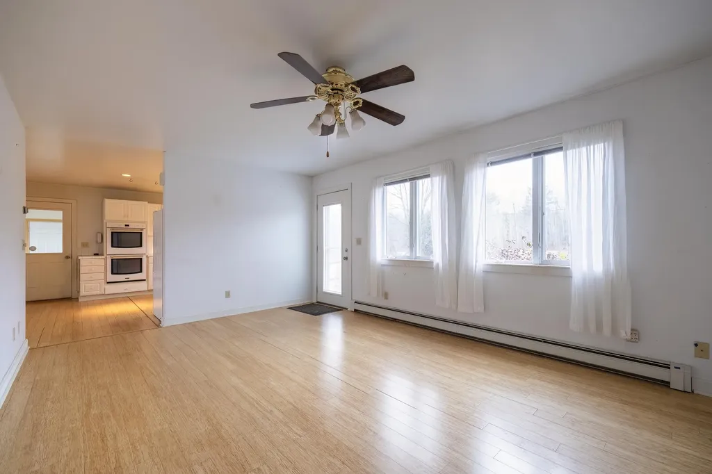 52 Branch Road Damariscotta ME 04543