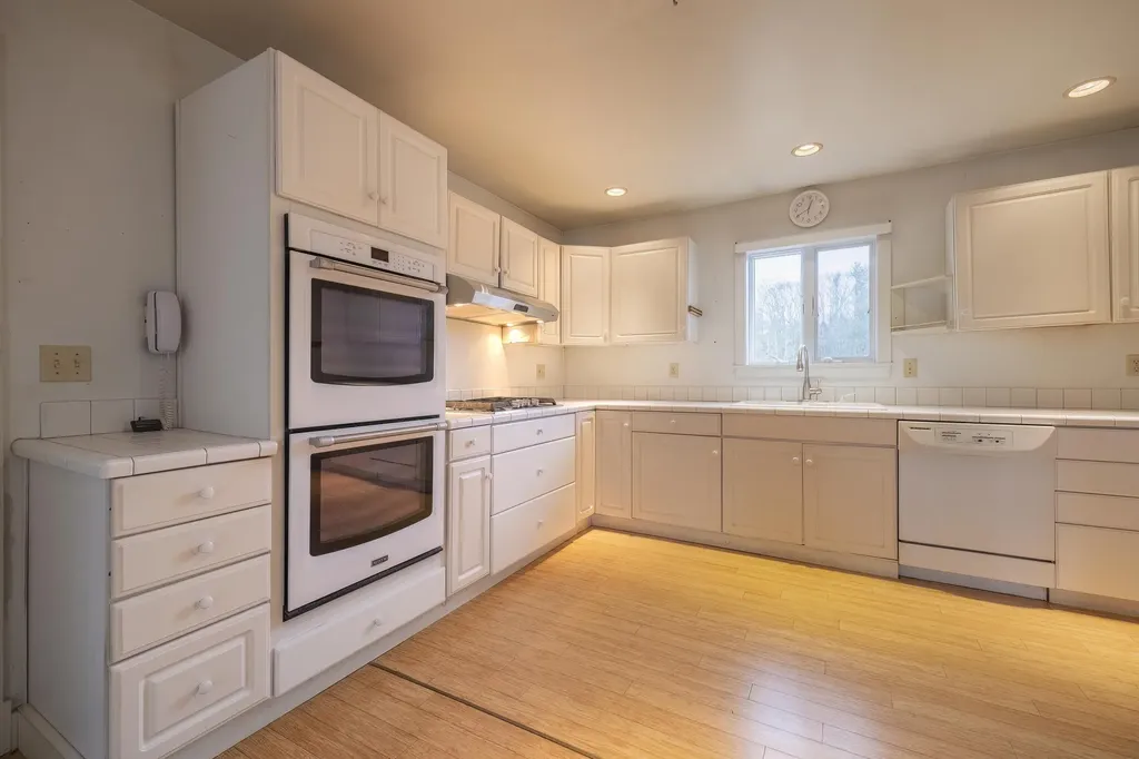 52 Branch Road Damariscotta ME 04543