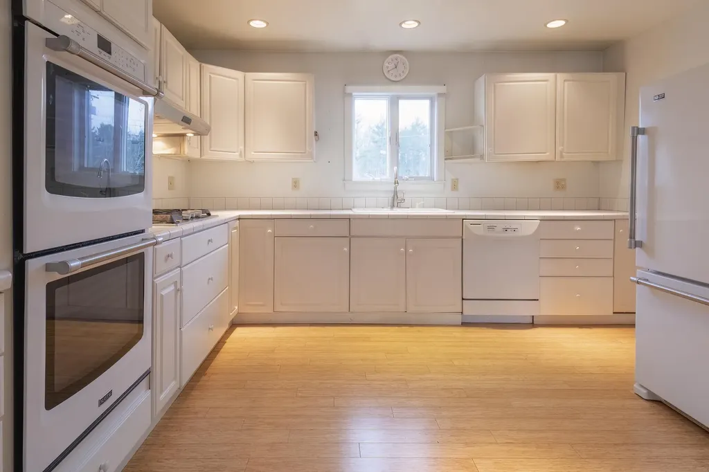 52 Branch Road Damariscotta ME 04543