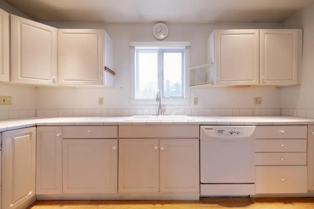 52 Branch Road Damariscotta ME 04543