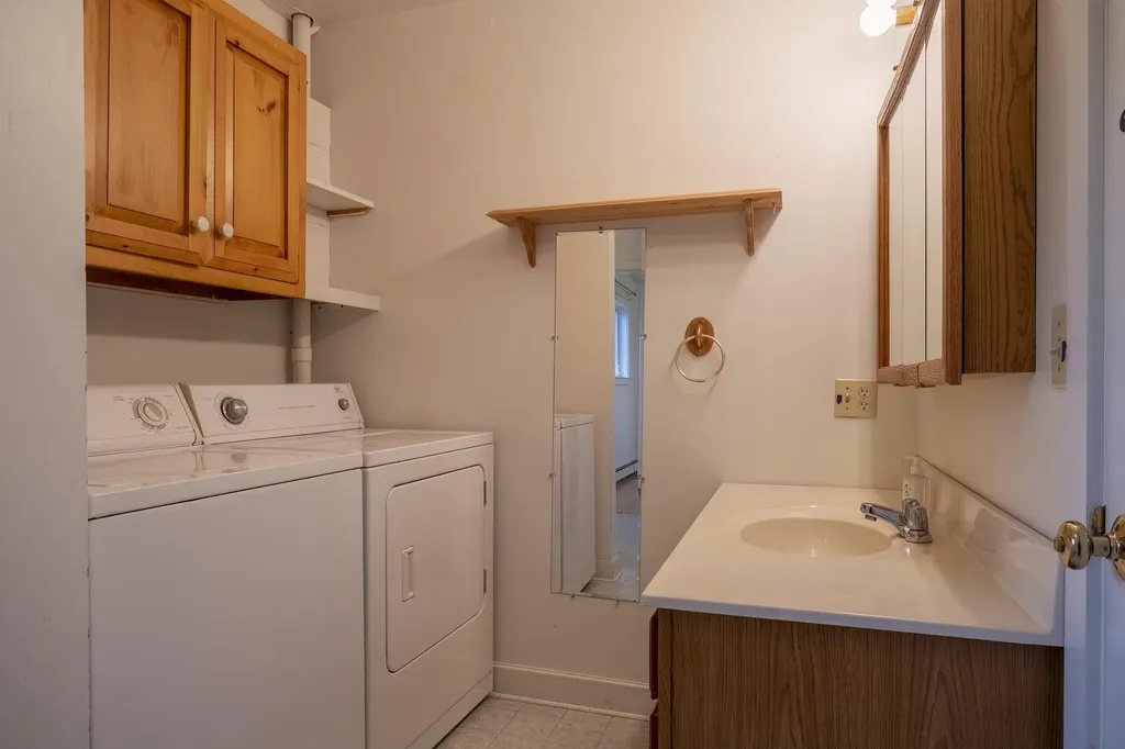 52 Branch Road Damariscotta ME 04543