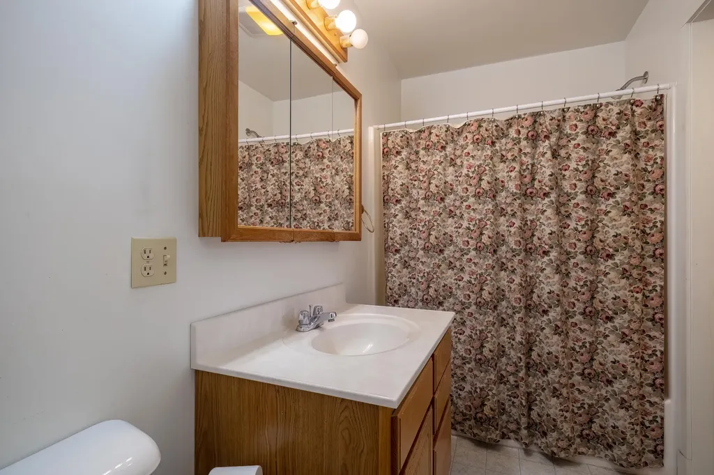 52 Branch Road Damariscotta ME 04543