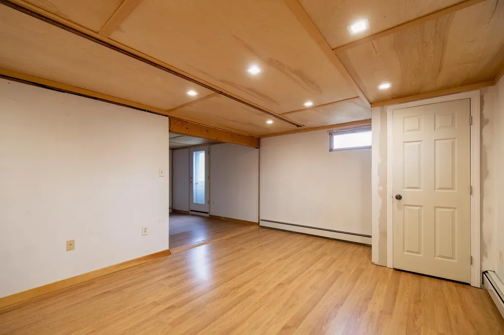 52 Branch Road Damariscotta ME 04543
