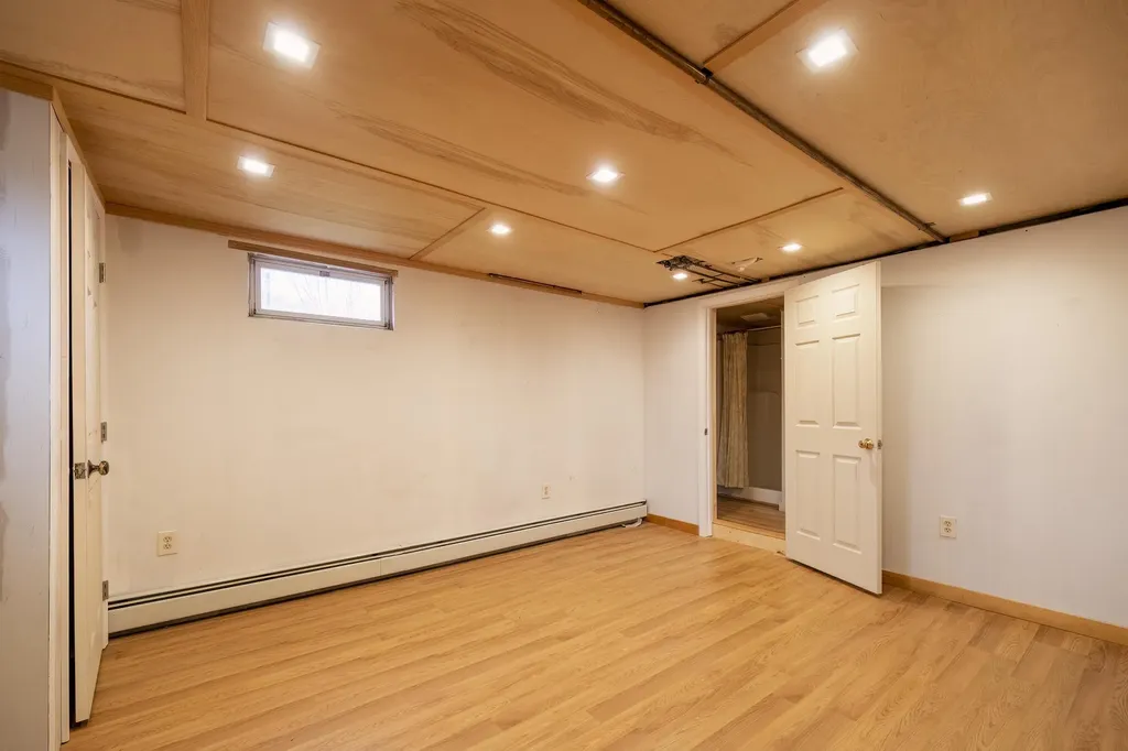 52 Branch Road Damariscotta ME 04543