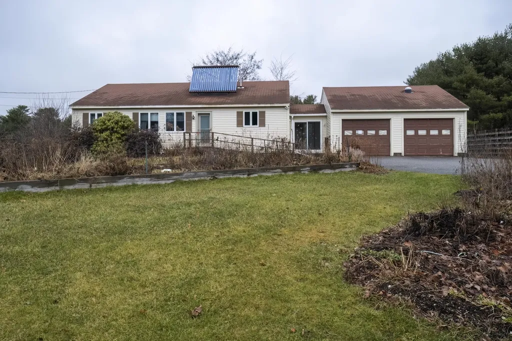 52 Branch Road Damariscotta ME 04543