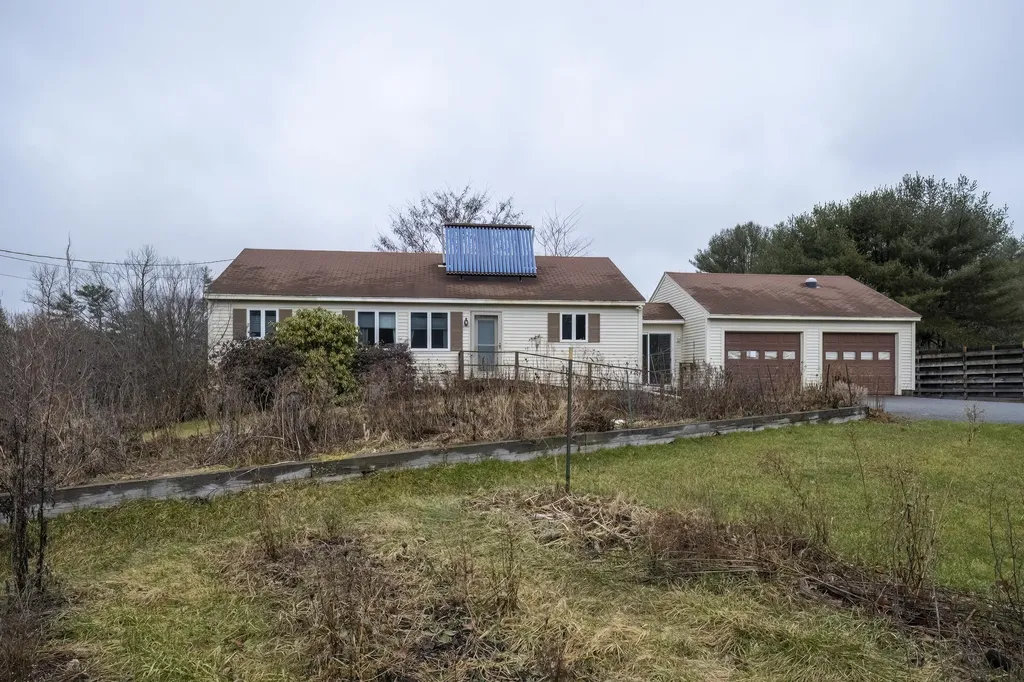 52 Branch Road Damariscotta ME 04543