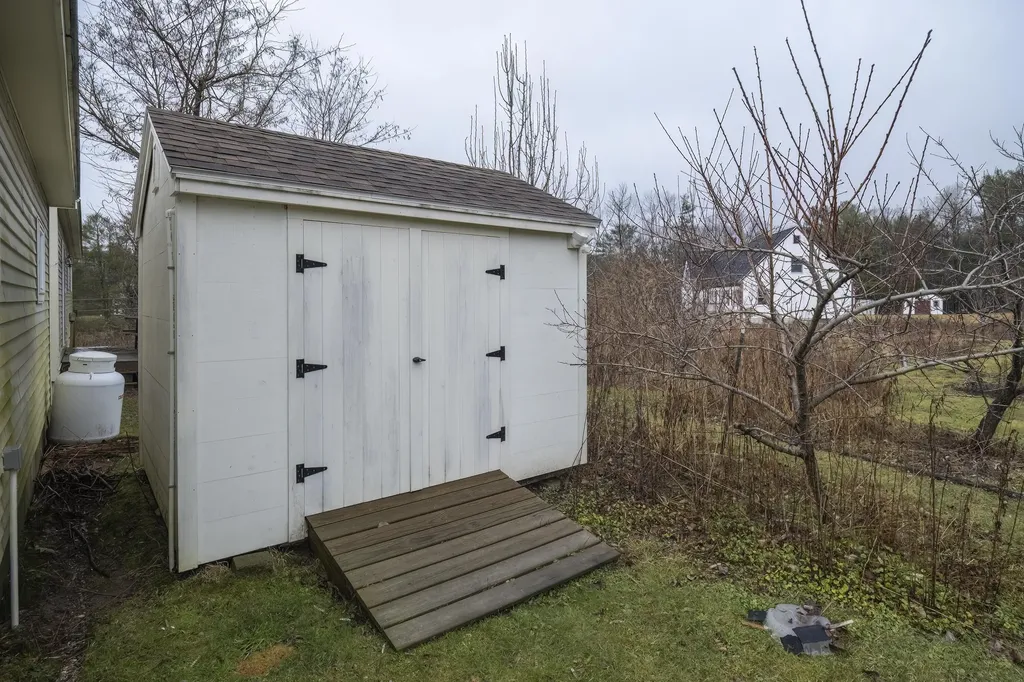 52 Branch Road Damariscotta ME 04543