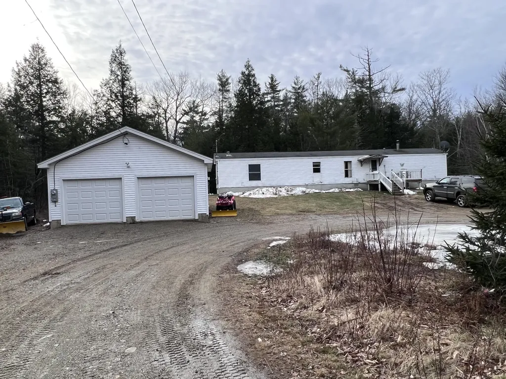 47 Bog Road Dresden ME 04342