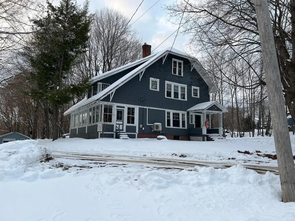 9 School Street Dexter ME 04930