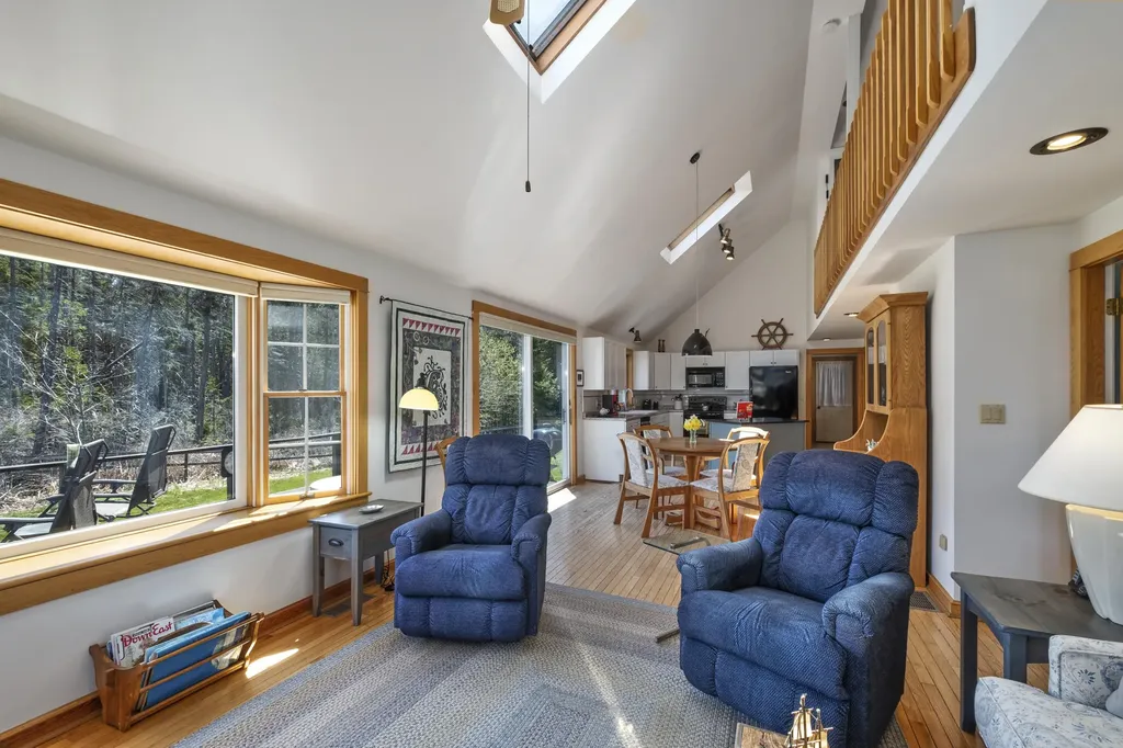 156 Scraggle Point Road Saint George ME 04859