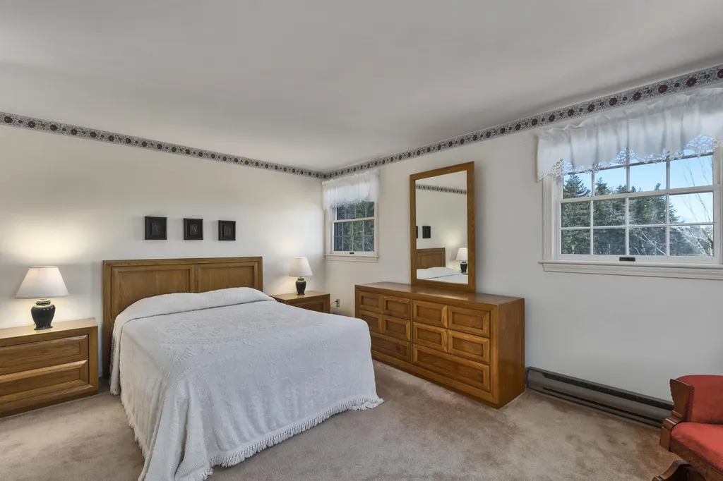 156 Scraggle Point Road Saint George ME 04859
