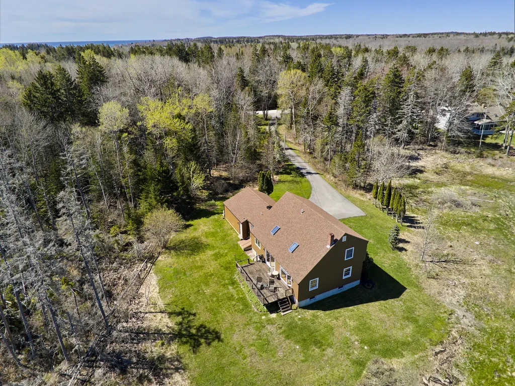 156 Scraggle Point Road Saint George ME 04859