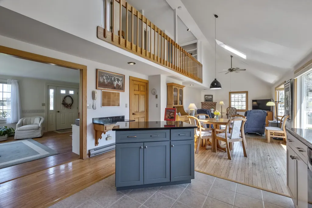 156 Scraggle Point Road Saint George ME 04859