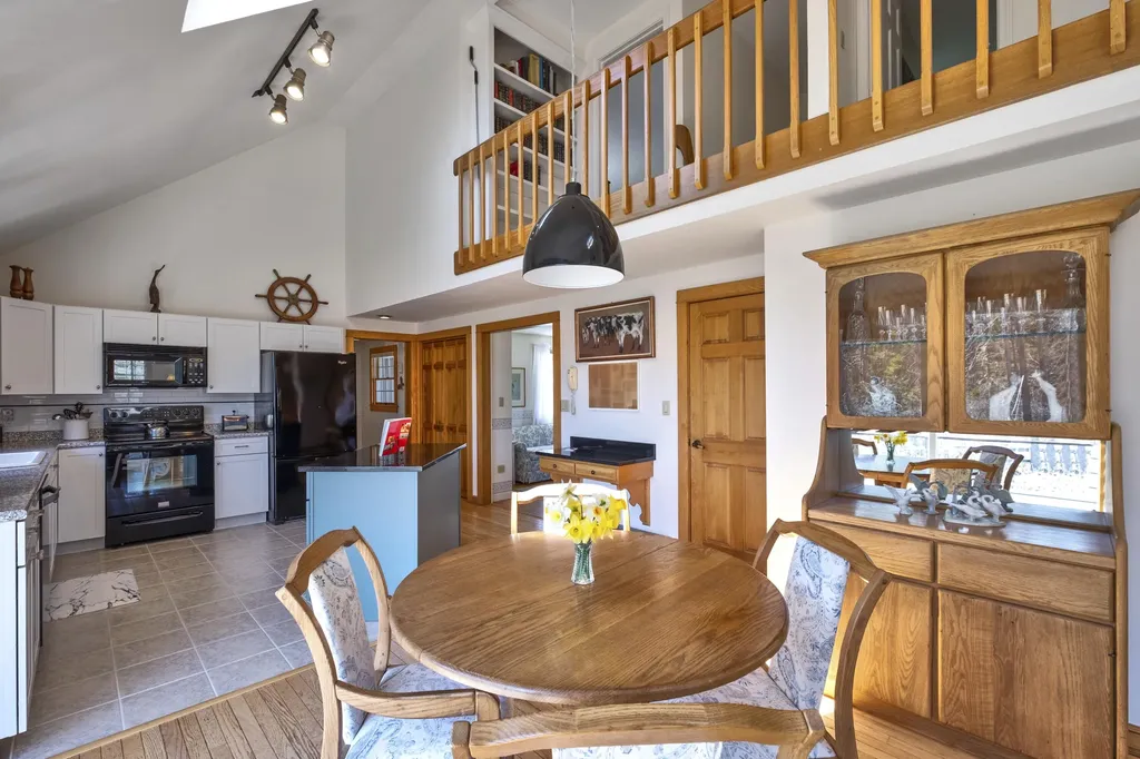 156 Scraggle Point Road Saint George ME 04859
