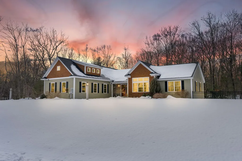 122 Rose Way Wells ME 04090
