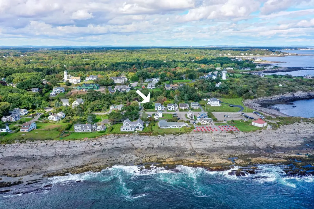202 Two Lights Road Cape Elizabeth ME 04107