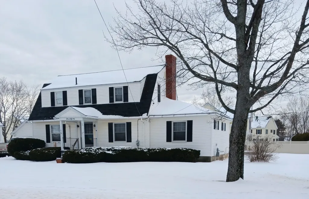 161 Chamberlain Street Brewer ME 04412
