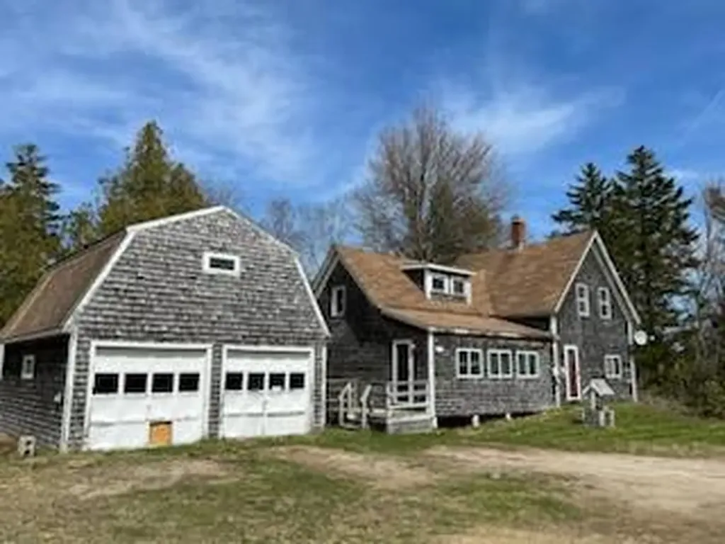 29 Pond Road Gouldsboro ME 04607