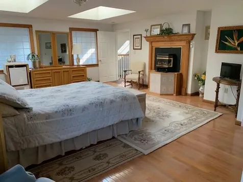 53 Coveside Road South Bristol ME 04568
