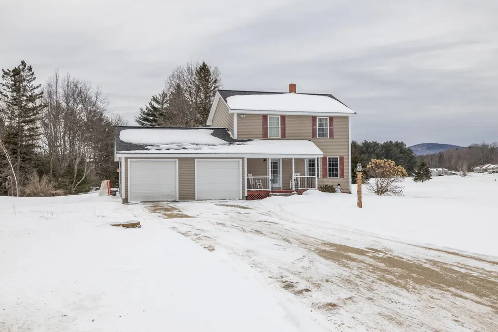 4 Lyn Road Buckfield ME 04220