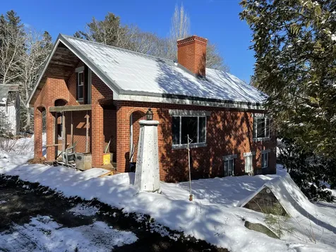 29 Holbrook Street Harpswell ME 04079
