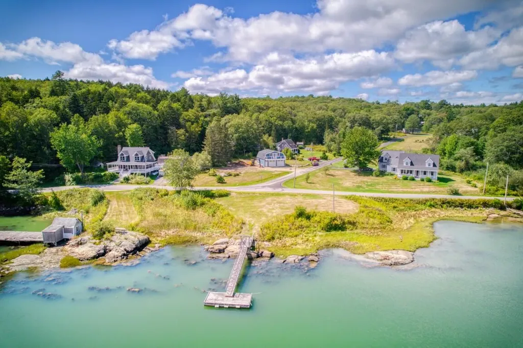 273 East Side Road Boothbay ME 04571